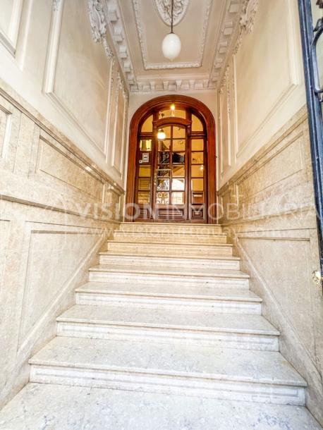 Venta de Palacete: Mansión señorial de 1913 de 690 m2 interiores y 224 de terrazas; 4 plantas, una reciclada inmaculada de gran nivel, completamente Amueblada. Ciudad Vieja. Inversión: U$ 400.000 dólares-5