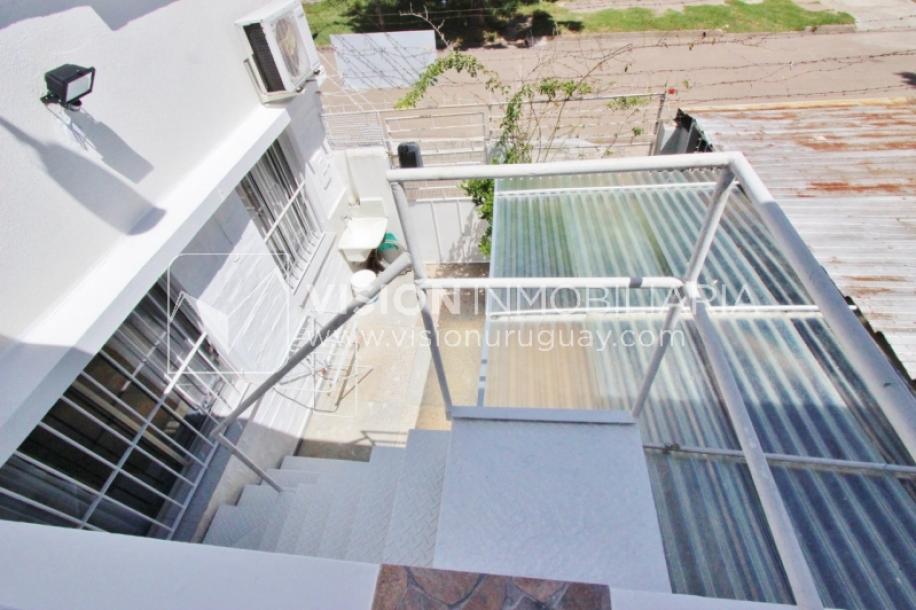 Casa impecable en La Teja, 3 dorm y 1 baño, barbacoa, garaje p/ 2 autos-32