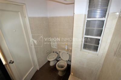 Casa de 212m2 & terreno de 359m2, Av. Luis A. de Herrera casi Rambla, Buceo-Pocitos