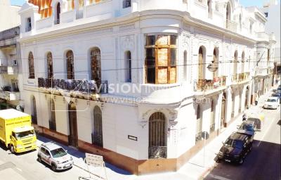 Edificio Palacio Amézaga, oportunidad de inversión, a reciclar para sede corporativa, oficinas u otro destino, 1500 m2 en el corazón de la Cd. Vieja.