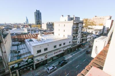 Apto 2 Dorm 1 Baño, Piso 5 MB vista, Terraza Lav, 50 m2., Centro