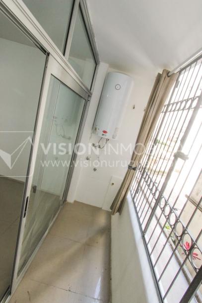 Apto Pocitos esq. Rambla, 3 Dorm 2 Baños, Cocina definida, 2do Piso al Frente, Garaje.-12