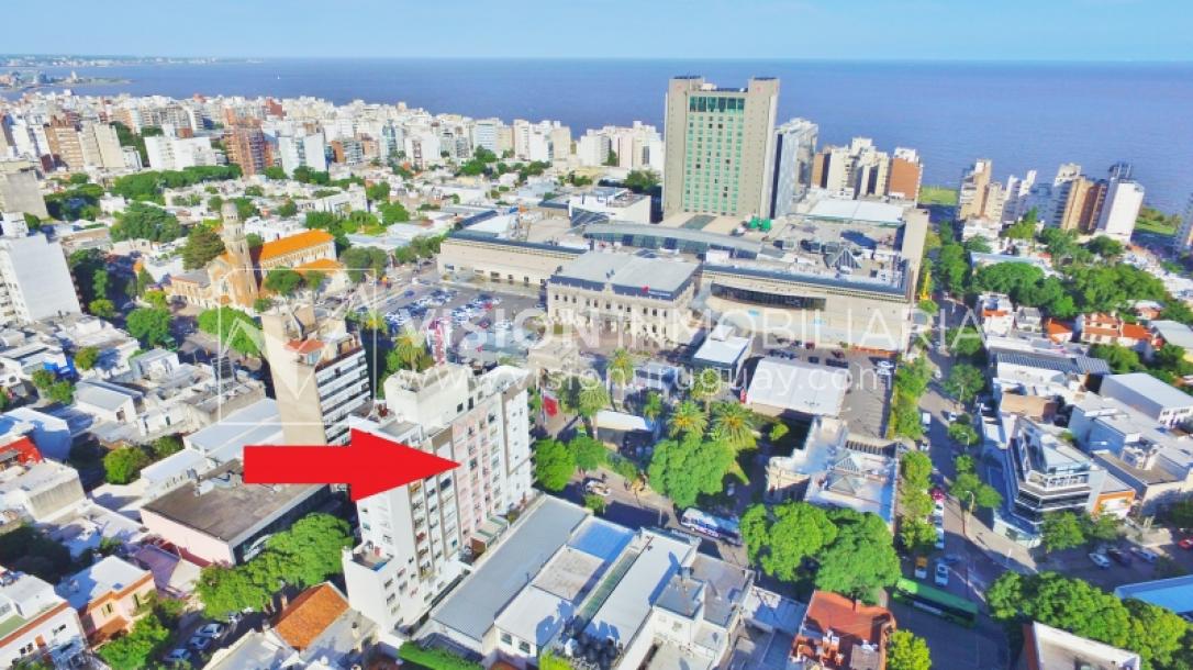 Apartamento-Monoambiente equipado, 25 m2, frente al Punta Carretas Shopping.-0