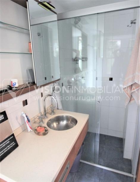 Alquile U$S 3.900 /mes - Distinguido Apartamento en Carrasco de 234 m2, 4 Dormitorios más Servicio, 2 Garajes.-27