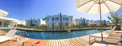 Casas . 3 dorm y 3 baños, Barrio Privado GREENS Arq. Carlos Ott, Barra de Carrasco - U$ 330.000