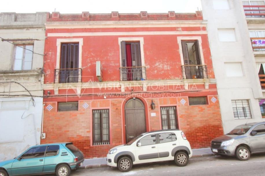 Hospedaje Hotel Hostal Pensión con Renta, 30 habitaciones, 457m2 construidos, Cd. Vieja-0