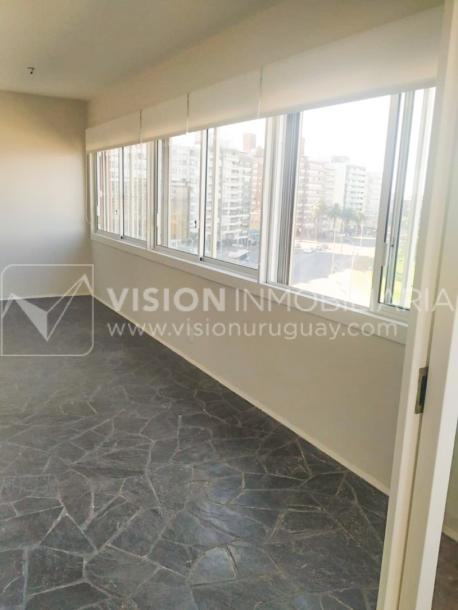 Apartamento en Rambla Piso alto al Puertito del Buceo 3 dorm + Servicio, 180 m2; Alquiler U$S 2.250 / GC $31.000-12