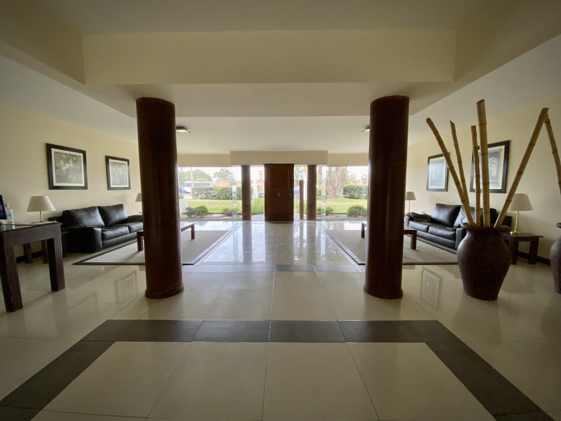 Excelente apto en Carrasco-16