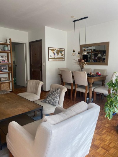 A metros de Avenida Brasil y próxima a la rambla