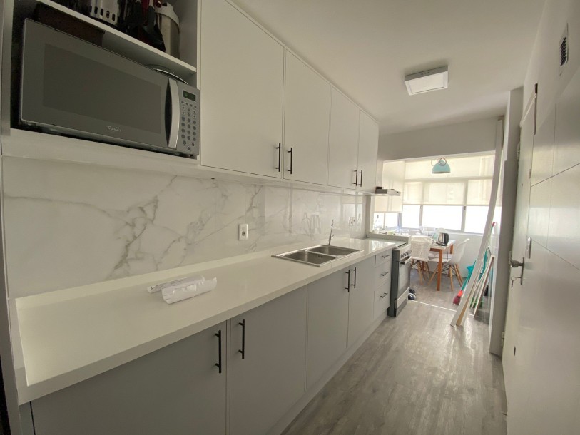 A metros de Avenida Brasil y próxima a la rambla-7