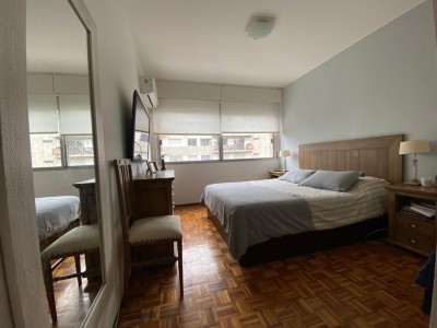 A metros de Avenida Brasil y próxima a la rambla