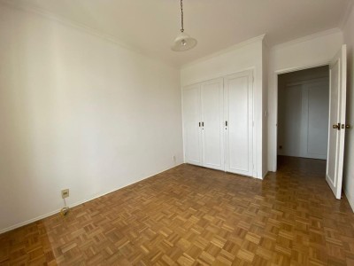 Estupendo apto sobre rambla de Pocitos