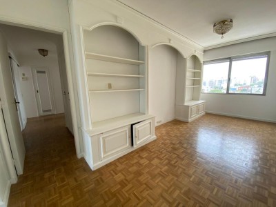 Estupendo apto sobre rambla de Pocitos