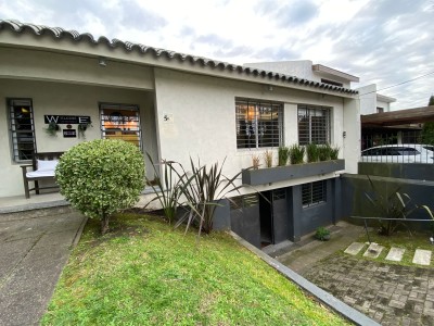 Muy buena casa en venta y alquiler en Carrasco.