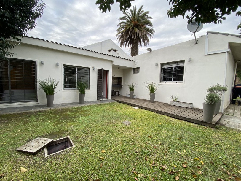 Muy buena casa en venta y alquiler en Carrasco.-22