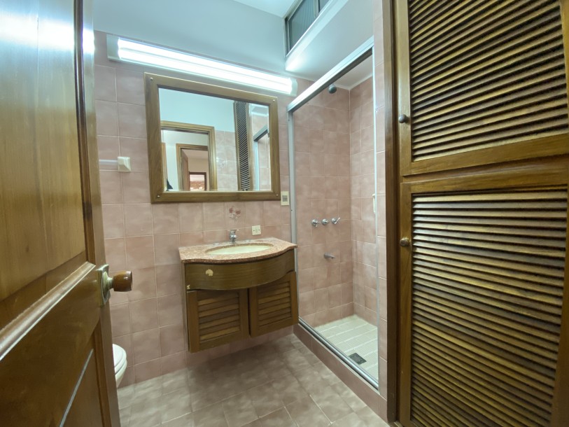 Espléndida casa en Carrasco, ideal familia numerosa o empresa.-17