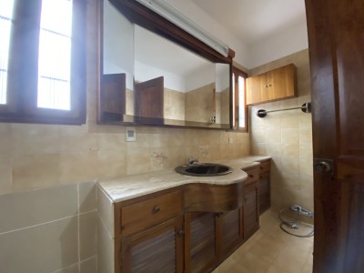 Espléndida casa en Carrasco, ideal familia numerosa o empresa.