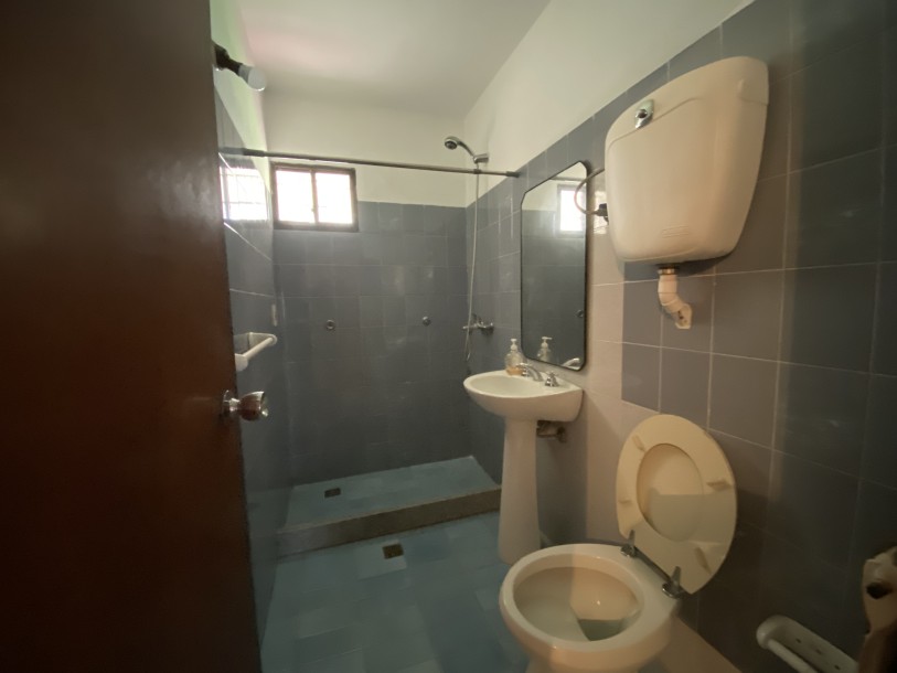 Espléndida casa en Carrasco, ideal familia numerosa o empresa.-13