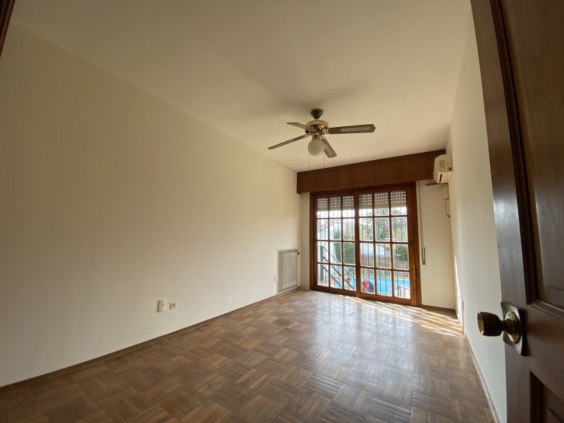 Espléndida casa en Carrasco, ideal familia numerosa o empresa.-8