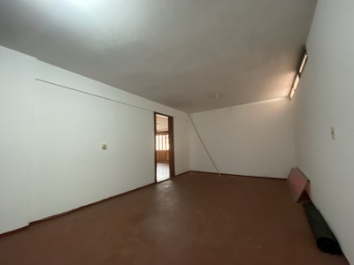 Espléndida casa en Carrasco, ideal familia numerosa o empresa.