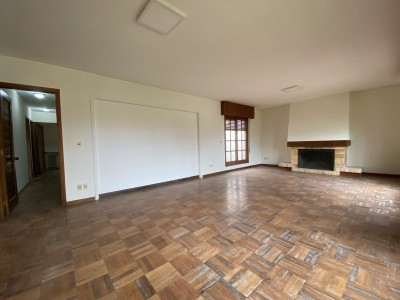 Espléndida casa en Carrasco, ideal familia numerosa o empresa.