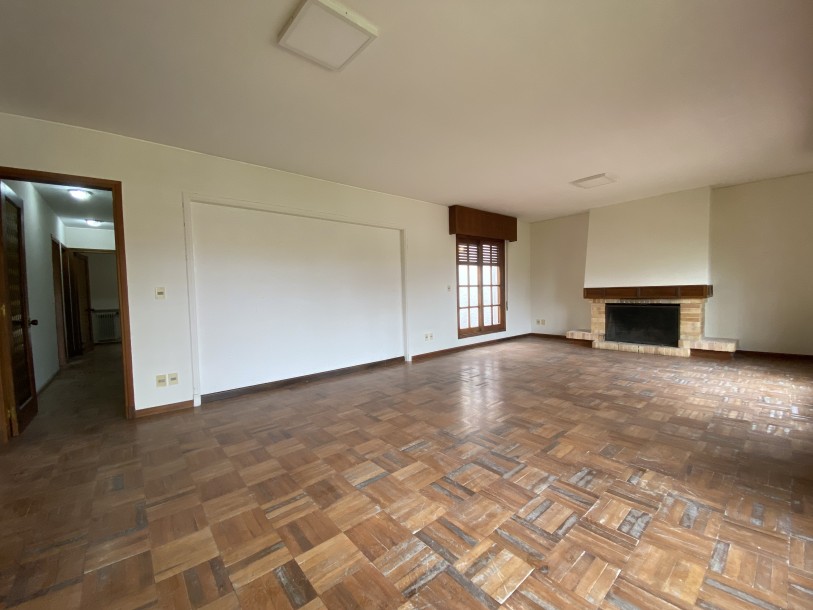 Espléndida casa en Carrasco, ideal familia numerosa o empresa.-1