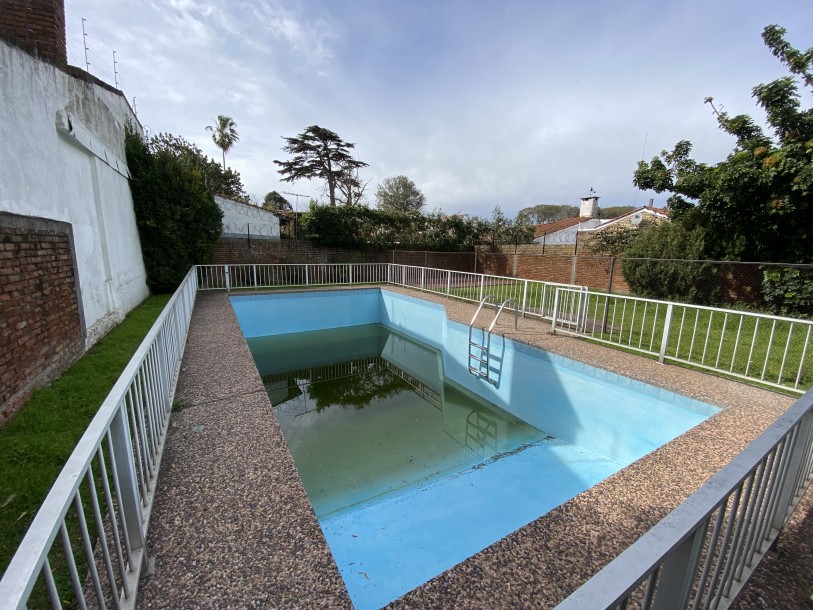 Espléndida casa en Carrasco, ideal familia numerosa o empresa.-23