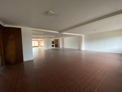 Espléndida casa en Carrasco, ideal familia numerosa o empresa.