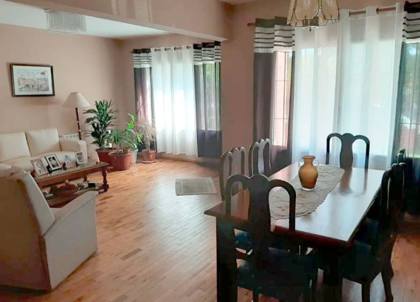 Amplia casa en venta en Punta Gorda-1